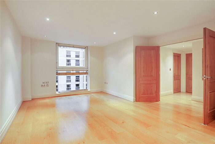 2 Bedroom Flat To Rent In Aspect Court, London, SW6
