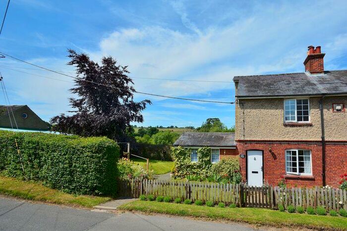 3 Bedroom Semi-Detached House For Sale In Ludgershall Road, Brill, HP18