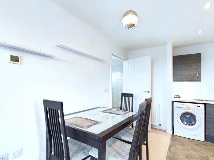 2 Bedroom Apartment To Rent In Arneil Drive, Crewe Toll, Edinburgh, EH5