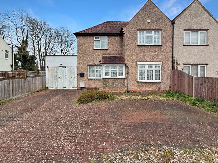 3 Bedroom Semi Detached House For Sale In Bidwell Hill, Houghton Regis, Dunstable, Bedfordshire, LU5