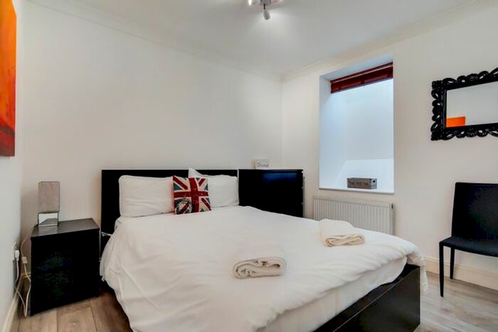 3 Bedroom Flat To Rent In Edgware Road, London, W2