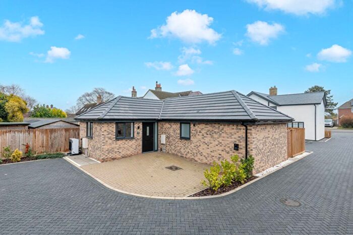 1 Bedroom Detached Bungalow For Sale In The Causeway, Bassingbourn, SG8