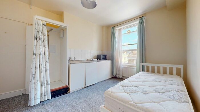 Studio To Rent In Castletown Road, London, W14