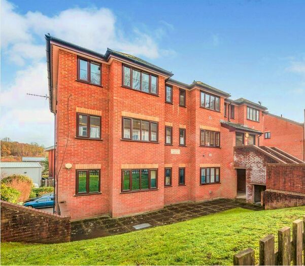 2 Bedroom Apartment To Rent In Garlands Road, Redhill, RH1