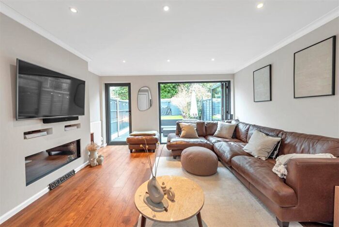 3 Bedroom Terraced House For Sale In Marquis Lane, Harpenden, AL5