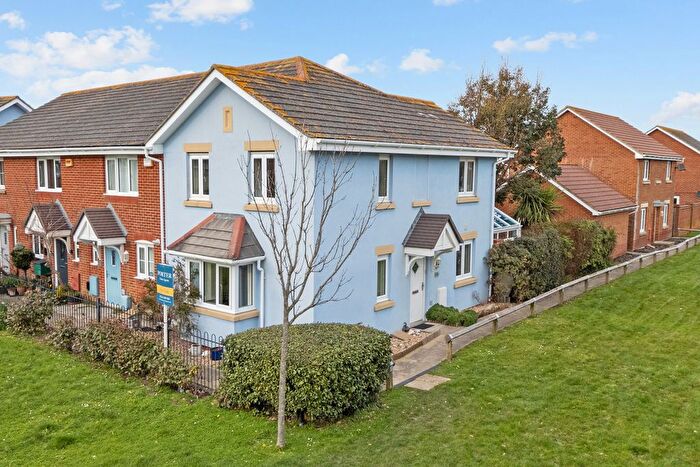 3 Bedroom End Of Terrace House For Sale In Greenway Walk, Bracklesham Bay, PO20