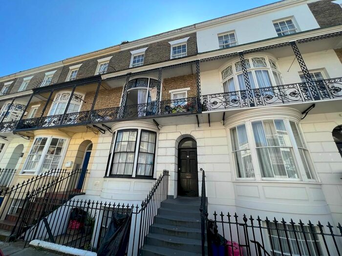 2 Bedroom Flat To Rent In Augusta Road, Ramsgate, CT11
