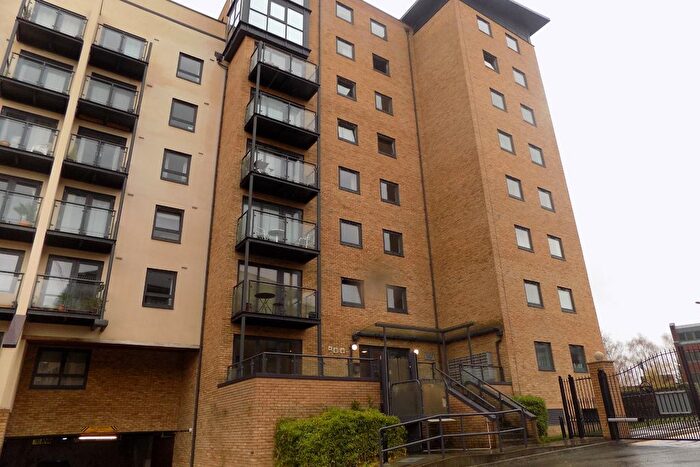 1 Bedroom Flat To Rent In Regents Court, Victoria Way, Woking, GU21