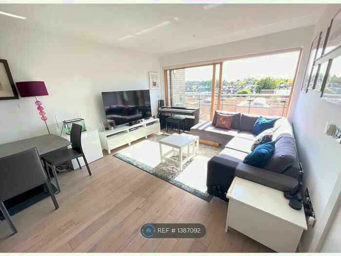 2 Bedroom Flat To Rent In Regent Court, London, W6