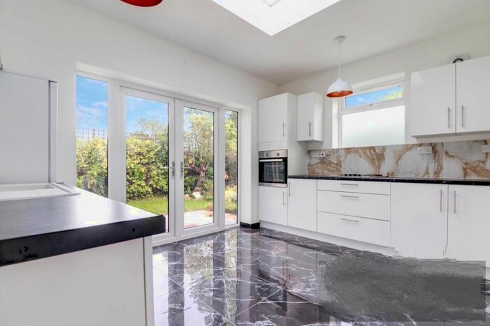 4 Bedroom Property To Rent In Great North Road, London, N6