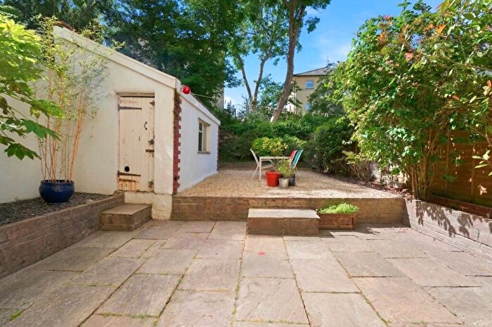 2 Bedroom Apartment For Sale In Cotham Brow, Bristol, BS6