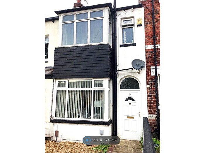 2 Bedroom Terraced House To Rent In Field Terrace, Leeds, LS15