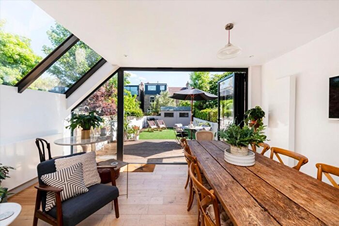 4 Bedroom Property To Rent In Leighton Gardens, London, NW10