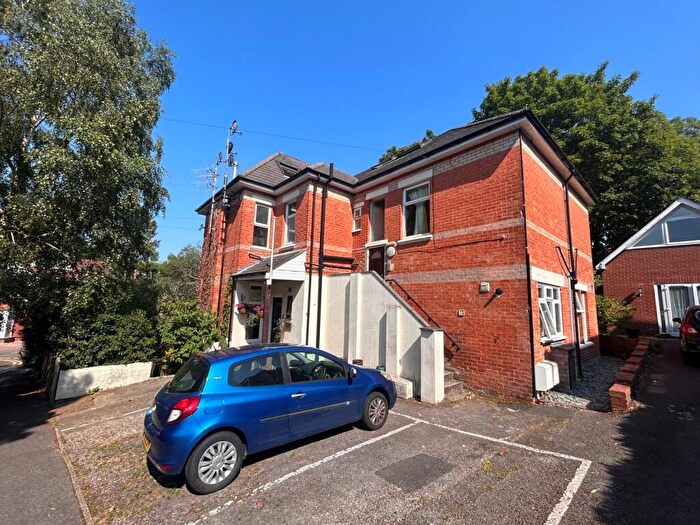 1 Bedroom Flat For Sale In Drury Road, Alum Chine, BH4