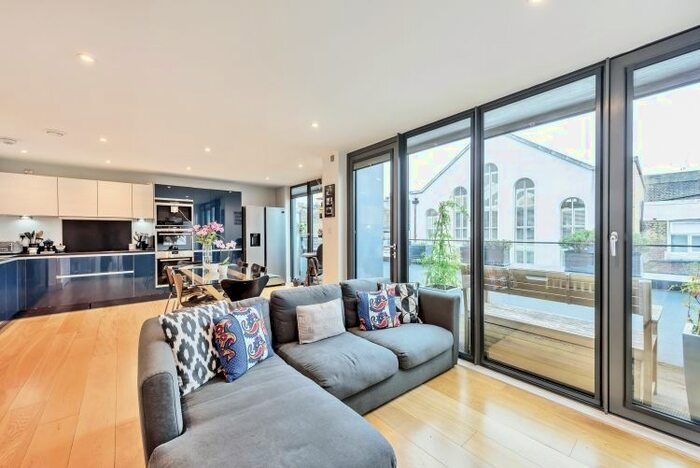 3 Bedroom Mews House To Rent In Munro Mews, London, W10