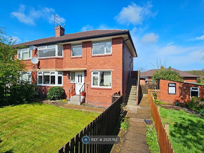 3 Bedroom Maisonette To Rent In Norristhorpe Lane, Liversedge, WF15