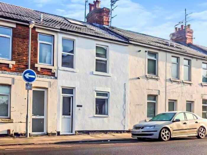 4 Bedroom Terraced House To Rent In Cambria Bridge Road, Swindon, Wiltshire, SN1