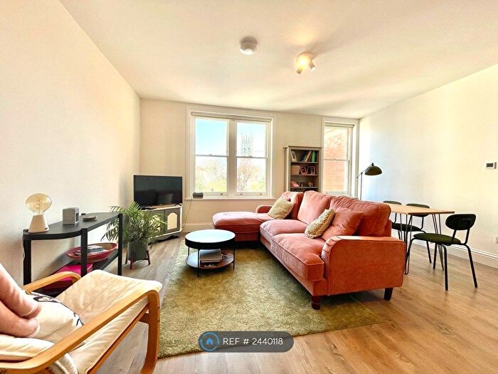 2 Bedroom Flat To Rent In Dean Lane, Bristol, BS3