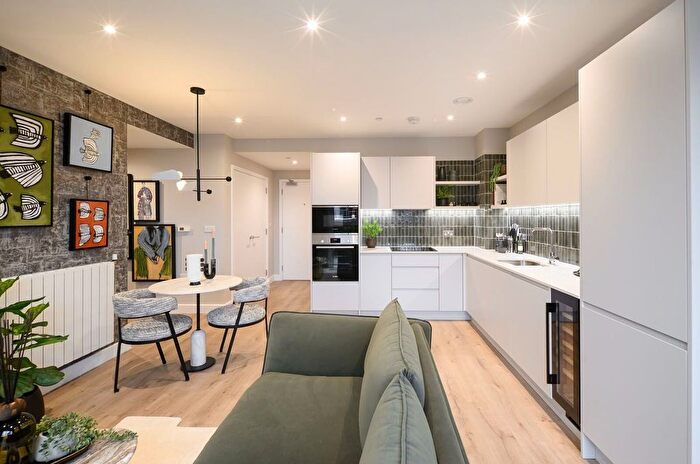 2 Bedroom Flat For Sale In Lombard Square, Plumstead, SE28