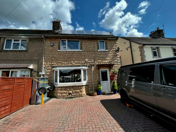 3 Bedroom Semi-Detached House For Sale In Oker Avenue, Darley Dale, Matlock, DE4