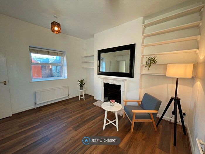 1 Bedroom Flat To Rent In Derby Court, London, E2