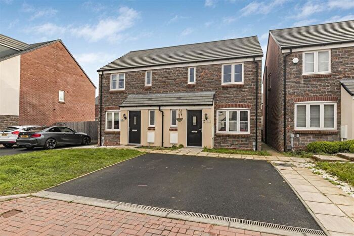 3 Bedroom Semi-Detached House For Sale In Aubretia Road, Emersons Green, BS16