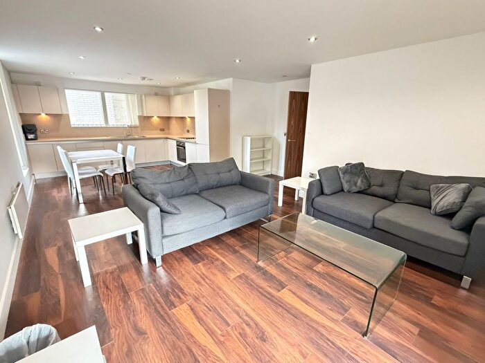 2 Bedroom Flat To Rent In Cambridge Street, Manchester, M1