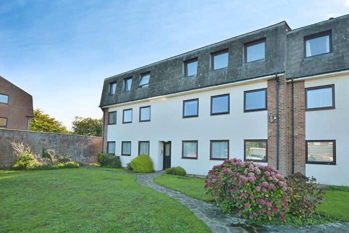 2 Bedroom Flat For Sale In Cedar Crescent, St. Marys Bay, Romney Marsh, Kent, TN29
