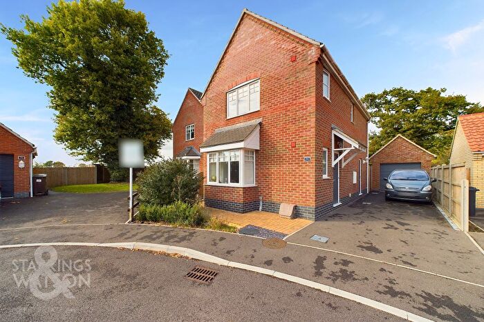 3 Bedroom Detached House For Sale In Cranes Meadow, Harleston, IP20