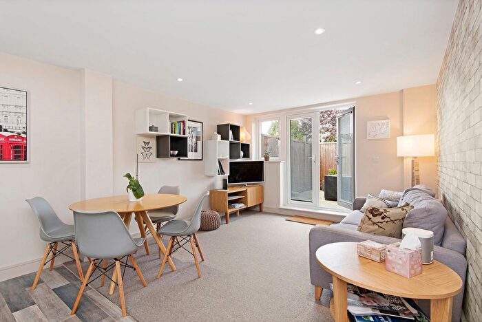 2 Bedroom Flat To Rent In Coombe Lane, SW20