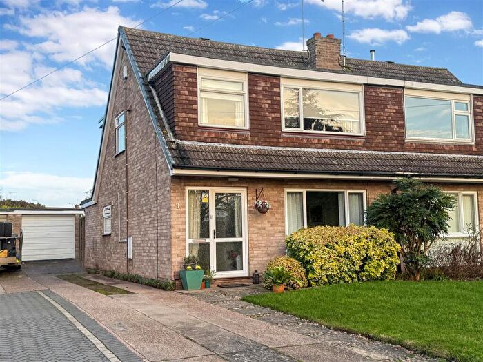 3 Bedroom Semi-Detached House For Sale In Vancouver Avenue, Radcliffe-On-Trent, Nottingham, NG12