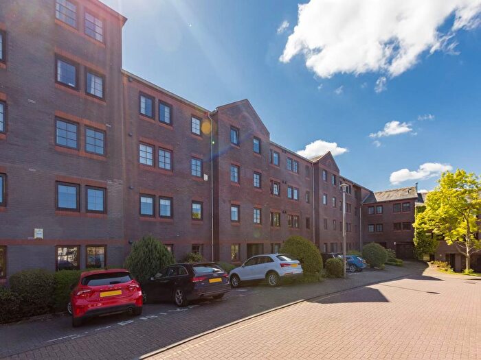 2 Bedroom Flat To Rent In Orchard Brae Avenue, Comely Bank, Edinburgh, EH4