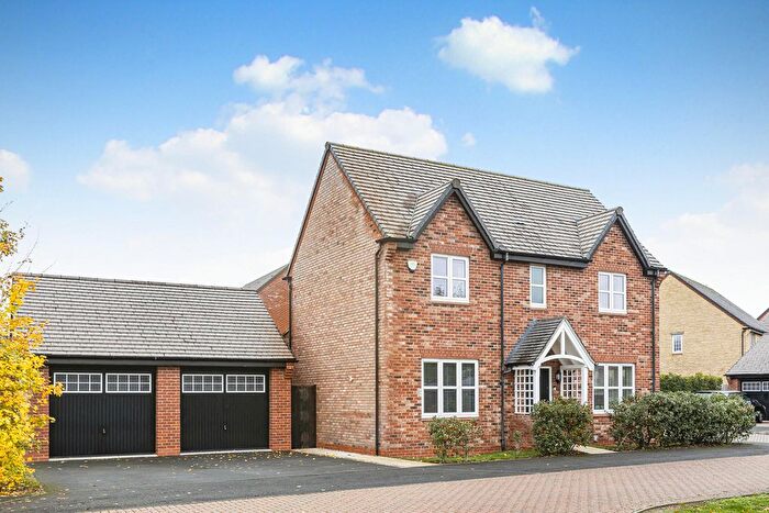 4 Bedroom Detached House For Sale In Poppy Close, Ambrosden, OX25