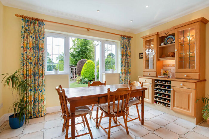 5 Bedroom Detached House For Sale In Redbourn Lane, Harpenden, AL5
