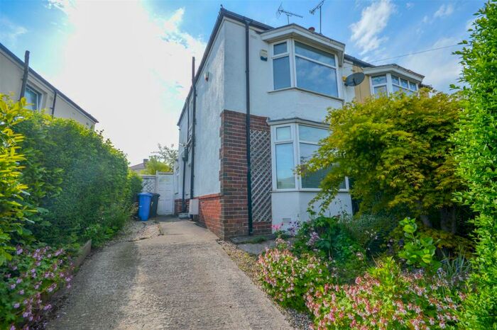 2 Bedroom Semi-Detached House To Rent In Hurlfield Avenue, Sheffield, S12