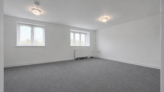 2 Bedroom Flat To Rent In Dunlop Close, Dartford, DA1