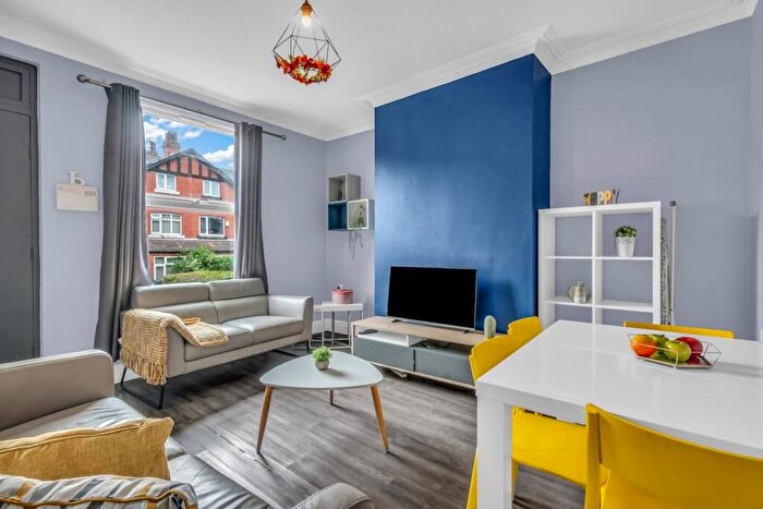 2 Bedroom Flat To Rent In Garston Gardens, Kenley, CR8