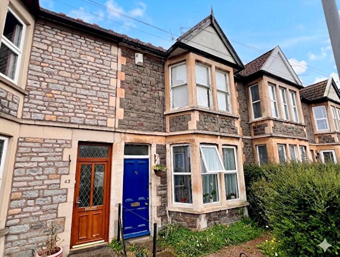 2 Bedroom Flat For Sale In West View Road, Keynsham, Bristol, BS31