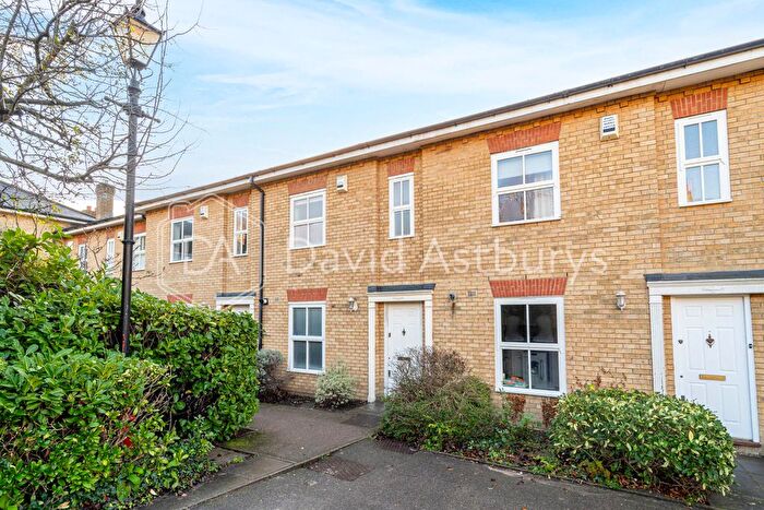 3 Bedroom Mews To Rent In Southgate Road, Islington, London, N1