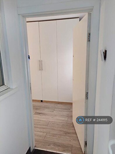 Studio To Rent In Harrow, London, HA3