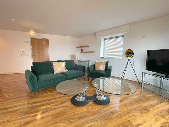 Apartment To Rent In Islington Gates, Fleet Street, B3