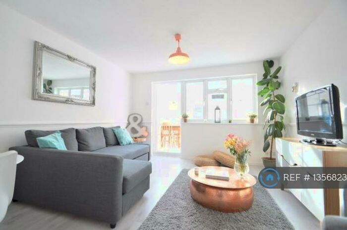 2 Bedroom Terraced House To Rent In Finnart Close, Weybridge, KT13