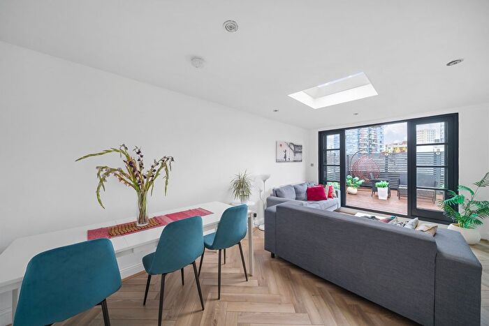 3 Bedroom Flat For Sale In Brondesbury Road, London, NW6