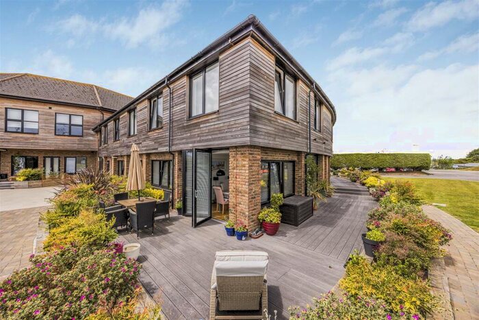 3 Bedroom Apartment For Sale In Northney Marina, Hayling Island, PO11