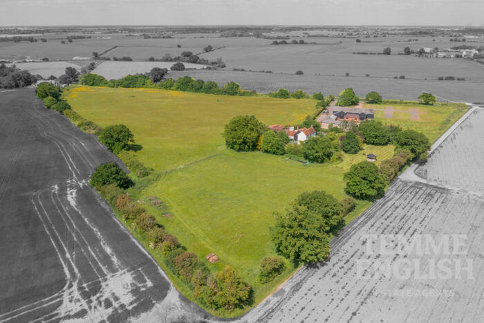 3 Bedroom Detached House For Sale In Richwill, Manningtree, CO11