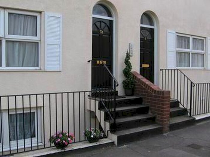 1 Bedroom Flat To Rent In Bridge Terrace, Albert Road South, Ocean Village, Southampton, SO14