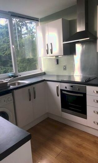 2 Bedroom Flat To Rent In Kenilworth Court, Styvechale, Coventry, CV3