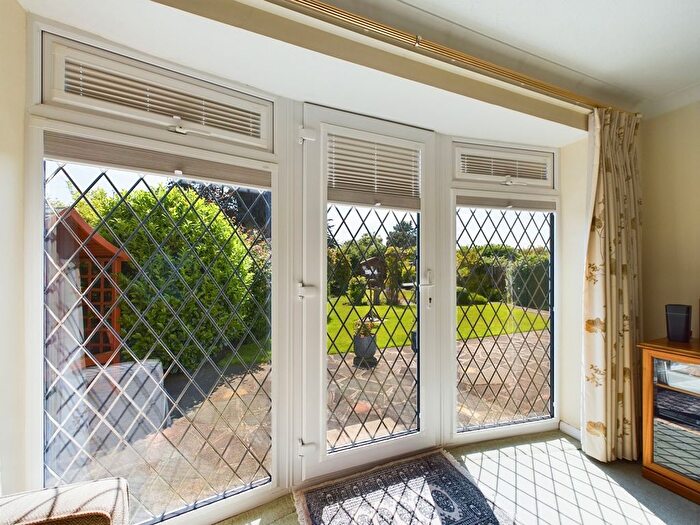 2 Bedroom Detached Bungalow For Sale In Stanley Road, Broadstairs, CT10