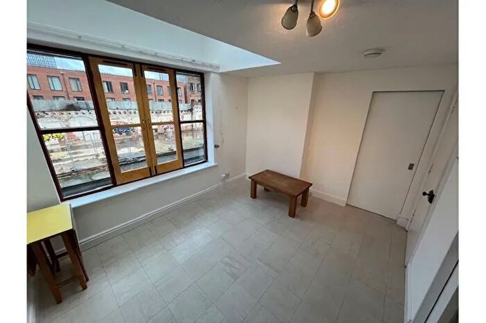 2 Bedroom Flat For Sale In Cox Street, Birmingham, B3
