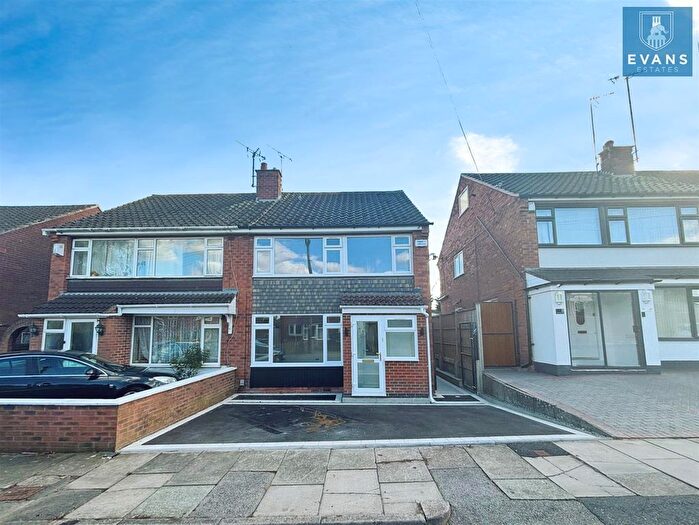 3 Bedroom Semi-Detached House For Sale In Parkville Close, Holbrooks, Coventry, CV6